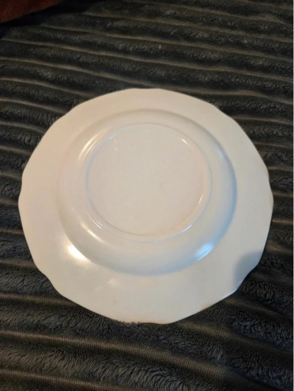 Vintage Colony Harvest Grape milk glass dinner plate